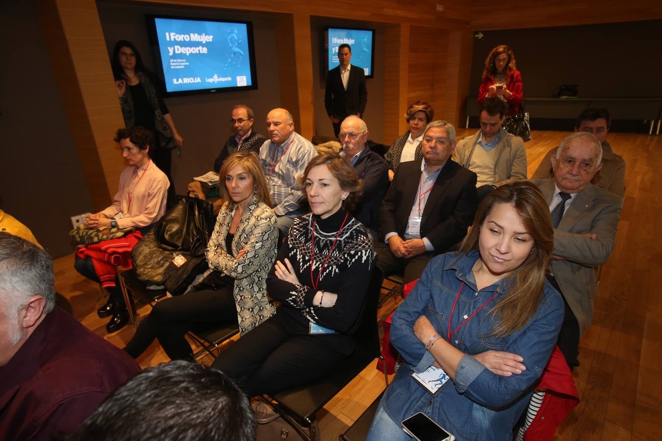 El Ayuntamiento de Logroño ha constituido el Observatorio Mujer y Deporte que nace para impulsar programas y estrategias que potencien el deporte femenino y, así, avanzar en la igualdad en la sociedad. La alcaldesa de Logroño, Concepción Gamarra, ha presentado este Observatorio en el marco del I Foro Mujer y Deporte, organizado por Diario LA RIOJA y promovido por , un espacio de reflexión sobre la situación del deporte en el que participan representantes de diferentes instituciones y al que han acudido diferentes deportistas de élite.