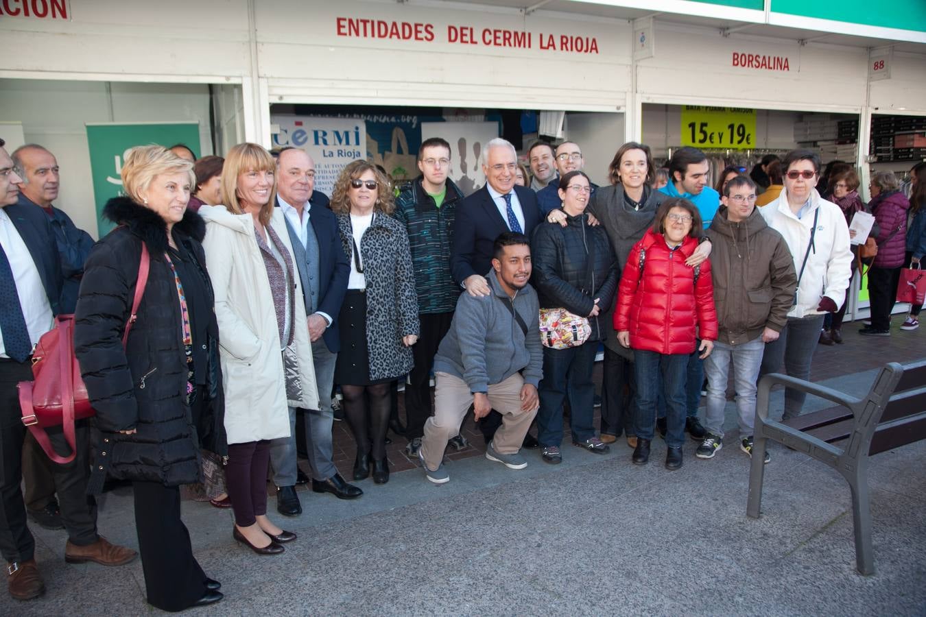 Los ciudadanos han acudido en la jornada en la que se ha inaugurado esta feria del comercio