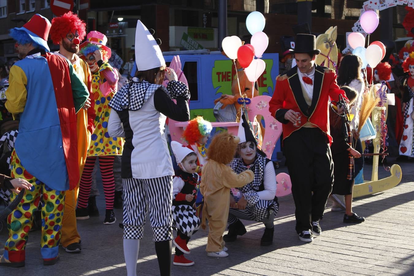 Los arnedanos se lanzaron a la calle para disfrutar del Carnaval