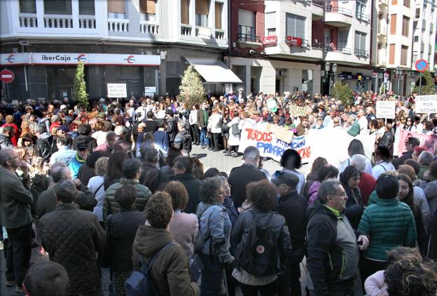 La concentración del pasado sábado en Arnedo para pedir una atención sanitaria digna. :: E.P.