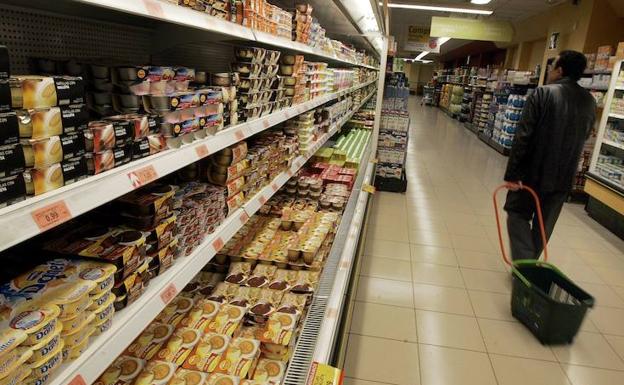 Vista interior de un supermercado en Valencia. 