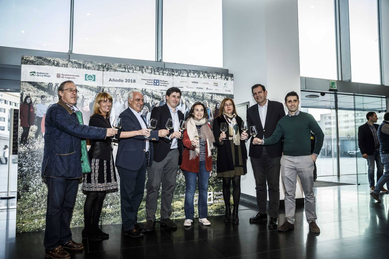 Fotos: Bodegas Familiares de Rioja presentó en sociedad su última cosecha