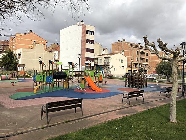 Estado actual del parque infantil de La Cigüeña. :: 