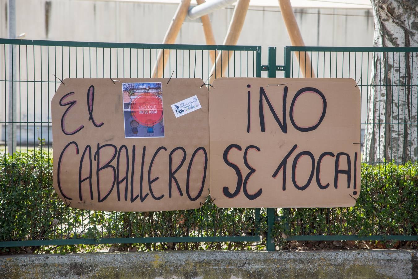 Cientos de estudiantes se reúnen, una año más, para celebrar la multitudinaria fiesta universitaria