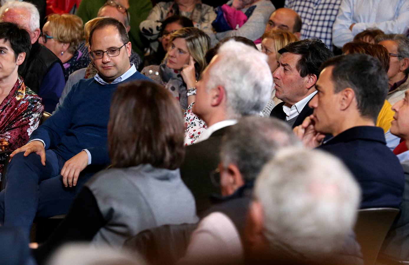 El presidente del Gobierno protagoniza un enfervorizado mitin en Riojaforum y pide el voto para Andreu y Hermoso de Mendoza