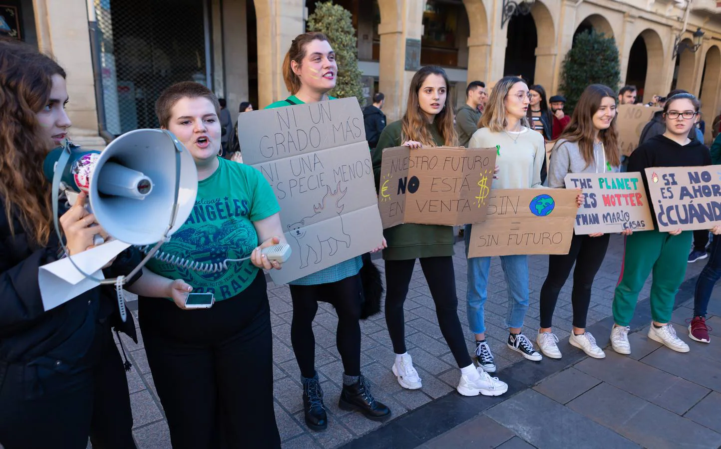 El 15M Climático ha reunido a varios centenares de personas en su primera cita