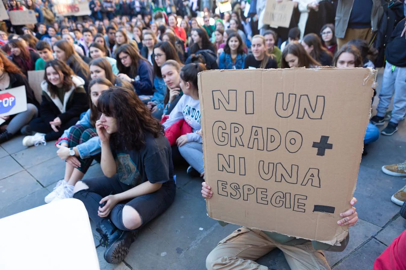 El 15M Climático ha reunido a varios centenares de personas en su primera cita