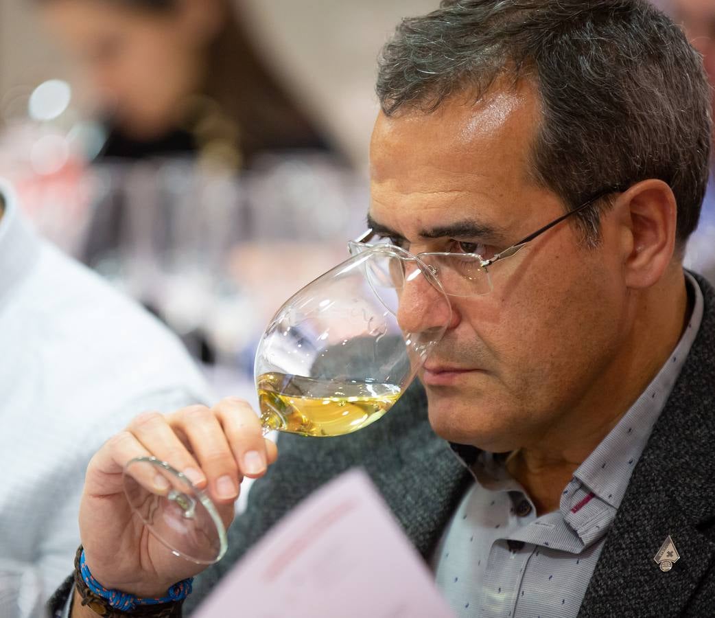 Esperanza Elías, enóloga de Rioja Vega, presentó los nuevos vinos de la bodega de Viana.