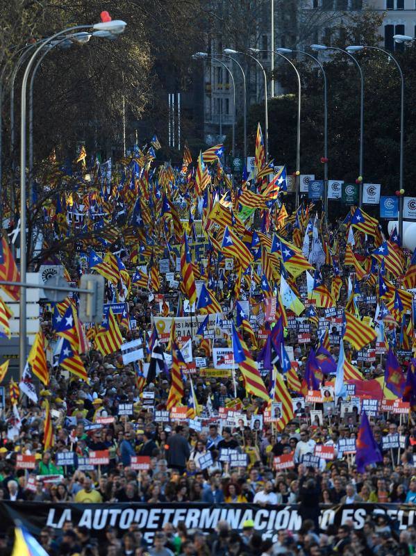 Colectivos independentistas catalanes se han concentrado este sábado en Madrid para pedir la liberta de los líderes políticos juzgados por el 'procés'.