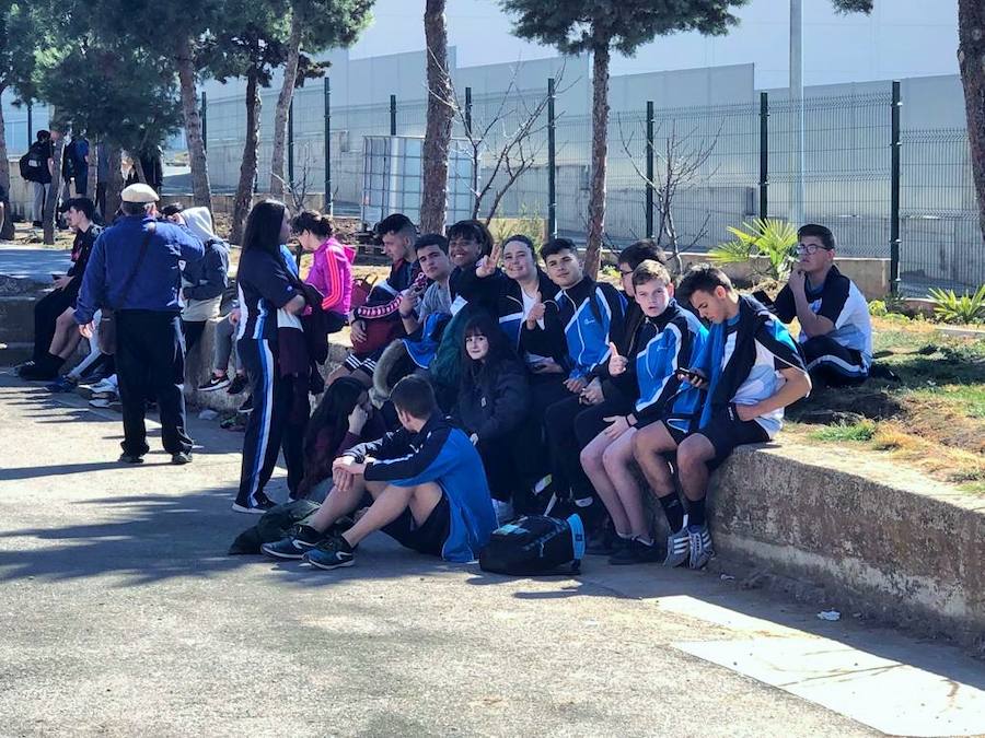 Más de 800 jóvenes se reúnen en el Bachillerato Santa María para jugar a fútbol, baloncesto y voleibol