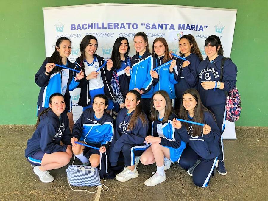 Más de 800 jóvenes se reúnen en el Bachillerato Santa María para jugar a fútbol, baloncesto y voleibol