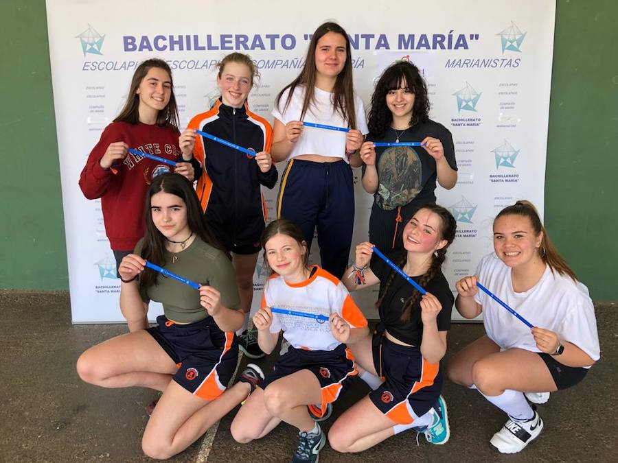 Más de 800 jóvenes se reúnen en el Bachillerato Santa María para jugar a fútbol, baloncesto y voleibol