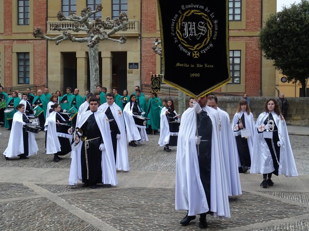 Exaltación de bandas de Semana Santa que se ha celebrado en Santo Domingo de la Calzada, con la participación, además de la anfitriona, de las de Murchante (Navarra), de la Entrada de Jesús en Jerusalén (Murillo de Río Leza), y de la Santa Vera Cruz (Pradejón).