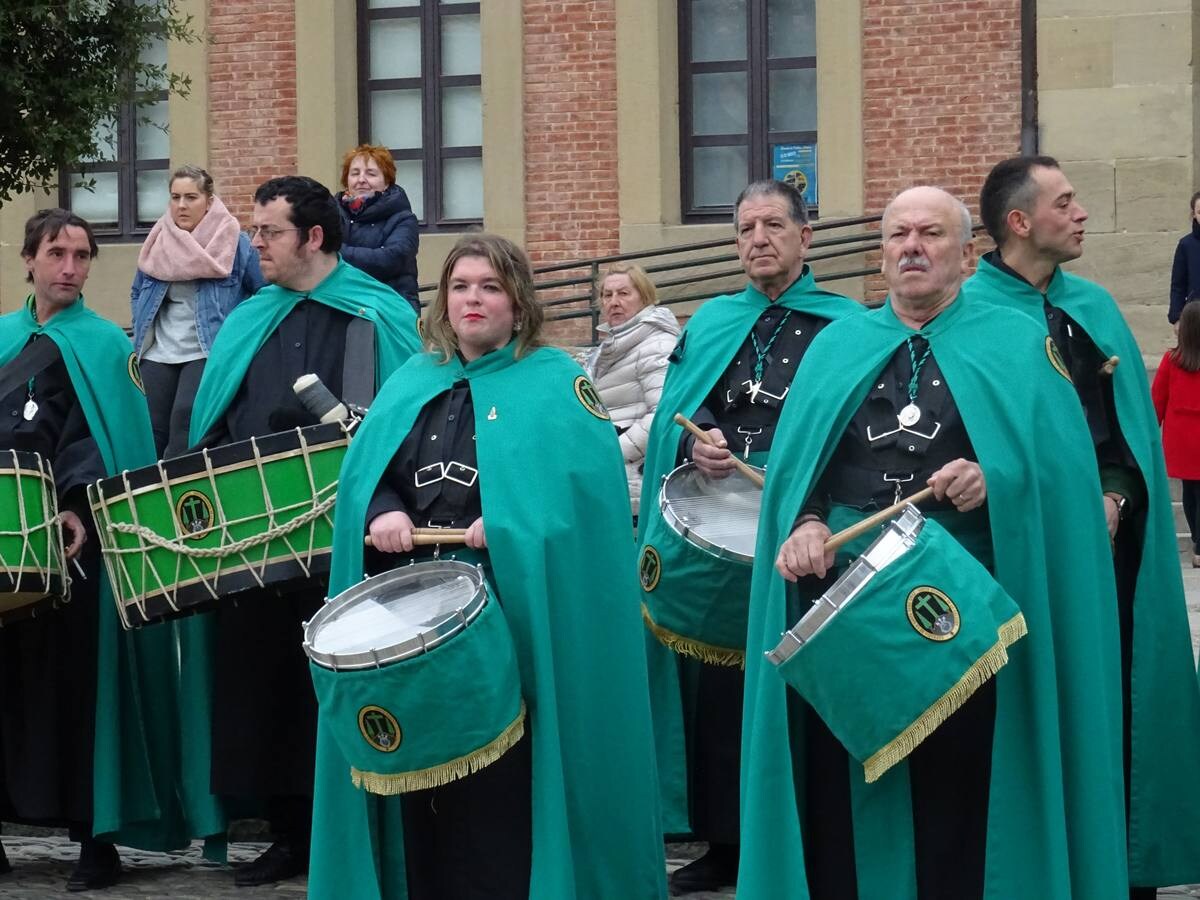 Exaltación de bandas de Semana Santa que se ha celebrado en Santo Domingo de la Calzada, con la participación, además de la anfitriona, de las de Murchante (Navarra), de la Entrada de Jesús en Jerusalén (Murillo de Río Leza), y de la Santa Vera Cruz (Pradejón).