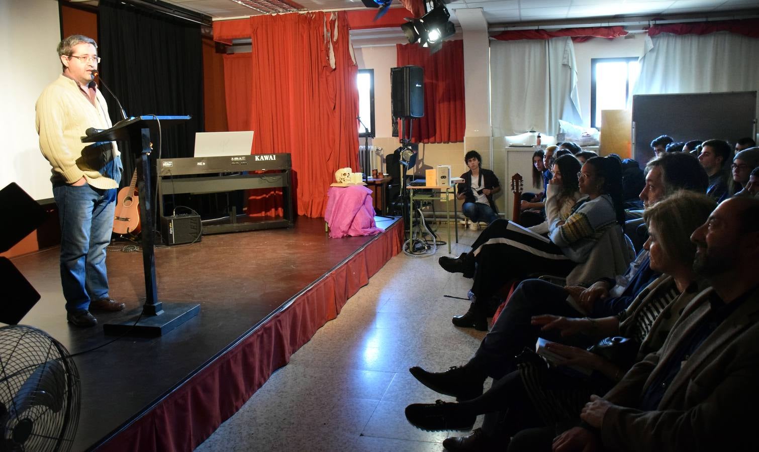 Fotos: el Maratón Poético bajo el lema &#039;La música de la palabra en imágenes&#039;. En el IES Batalla de Clavijo