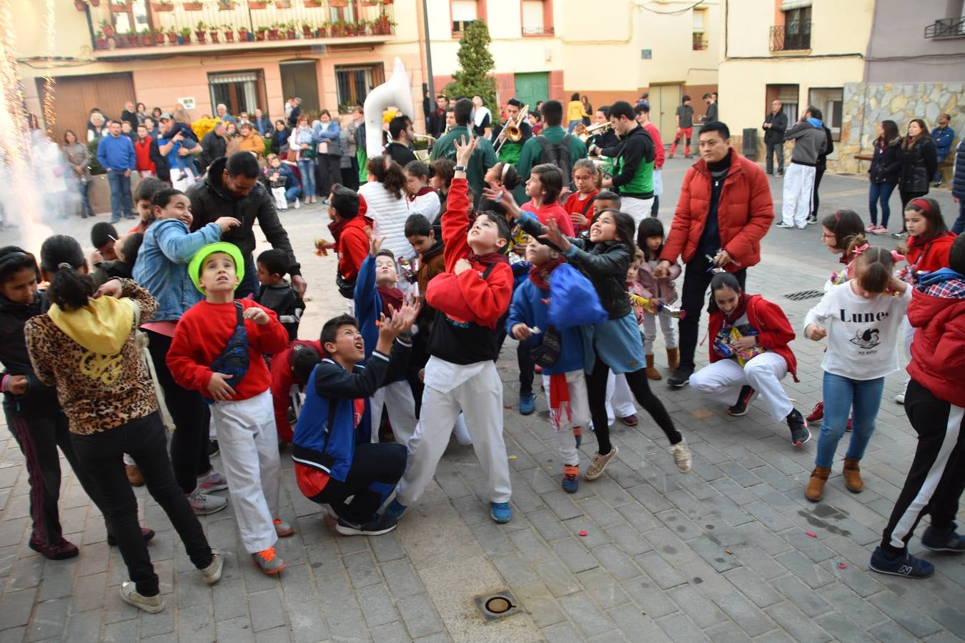 Fotos: El Villar de Arnedo lanza el chupinazo de las fiestas de la Virgen de la Anunciación