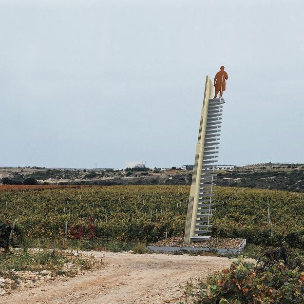 Viña Lanciano. El arquitecto madrileño Juan Llamazares Argüelles propone una 'Escalera al cielo' de ocho metros sobre estos viñedos de Bodegas Lan