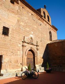 Imagen secundaria 2 - Vista de Daroca y la sierra de Moncalvillo, subida a Entrena e iglesia de Hornos. 