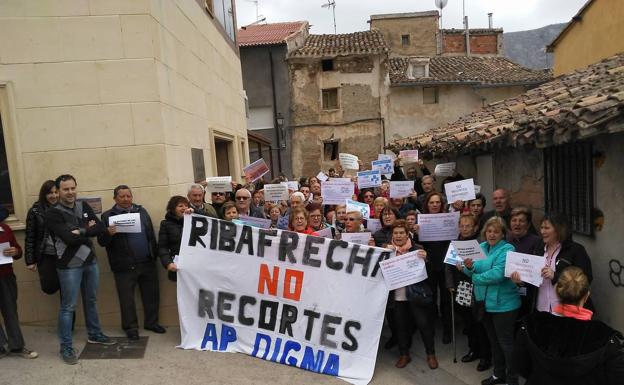 Protesta de los vecinos de Ribafrecha.