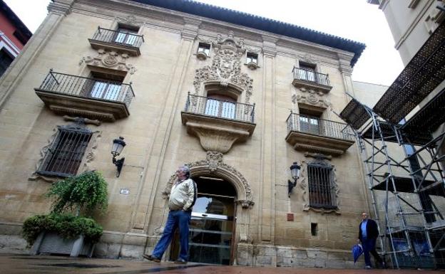 Fachada del Museo de La Rioja.