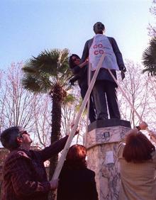 Imagen secundaria 2 - Diferentes momentos del Día de la Mujer de 2000.