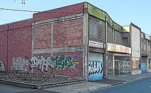 Del 12 al 24 de la avenida de Lobete se ubican los antiguos pabellones cuyos terrenos, desde el 2016, han pasado a ser residenciales. 