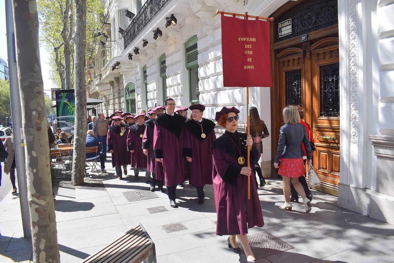 La Cofradía del Vino de Rioja ha investido como Cofrade de Honor al Centro Riojano de Madrid