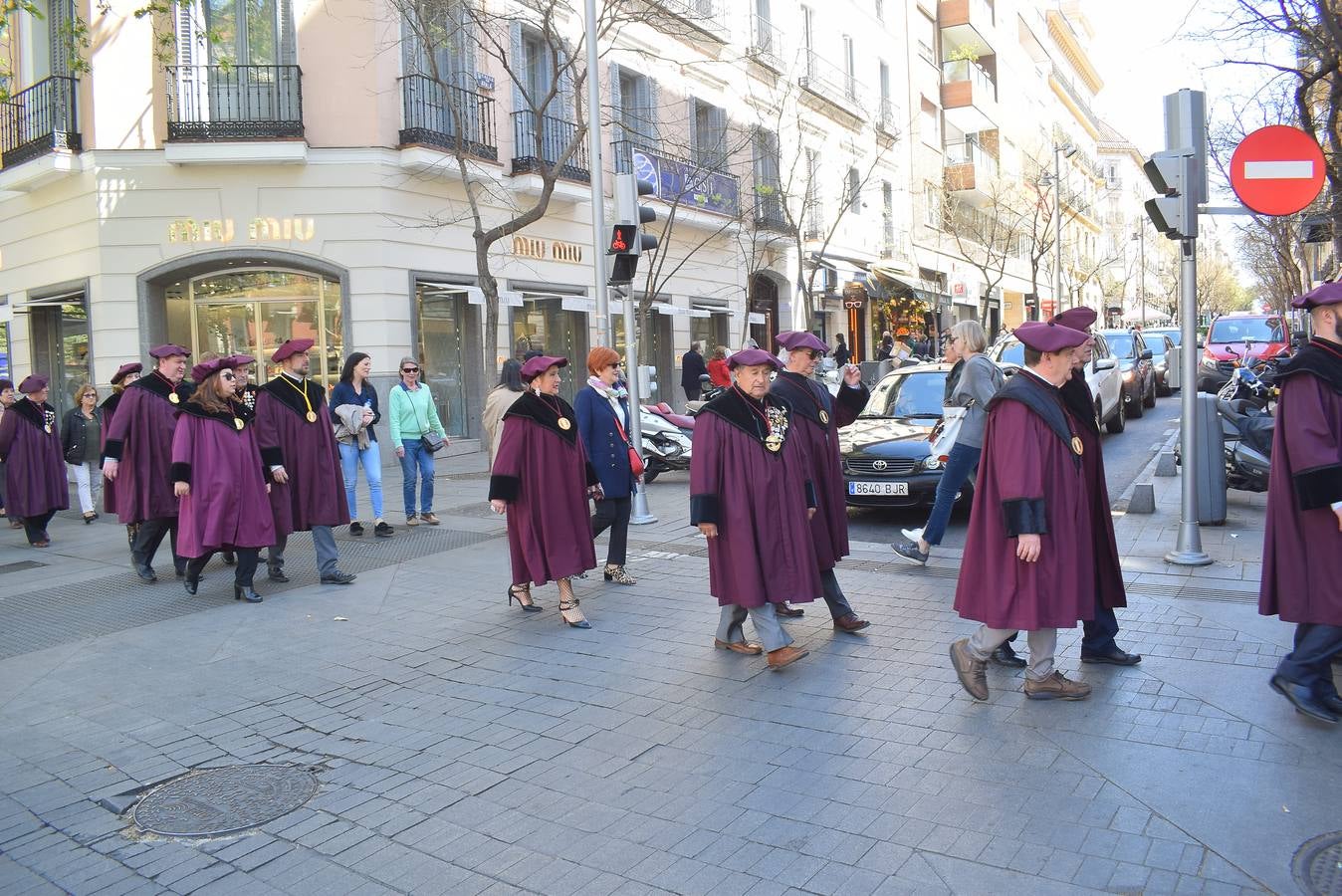 La Cofradía del Vino de Rioja ha investido como Cofrade de Honor al Centro Riojano de Madrid