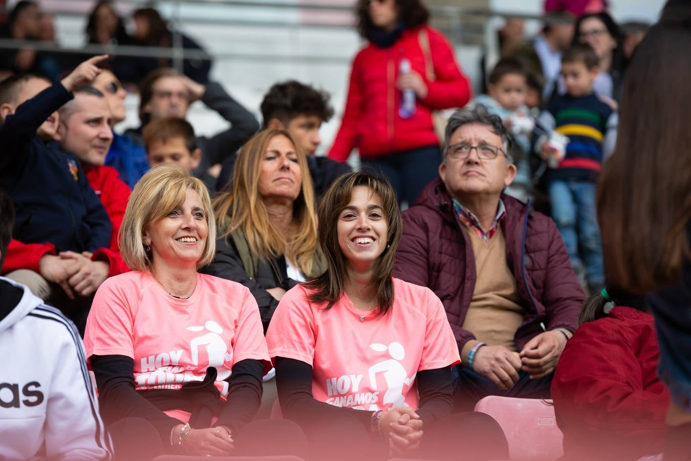 Fotos: Las Gaunas se tiñe de rosa