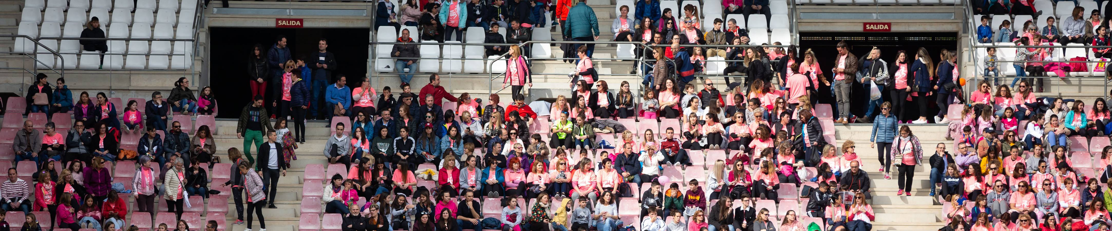 Fotos: Las Gaunas se tiñe de rosa