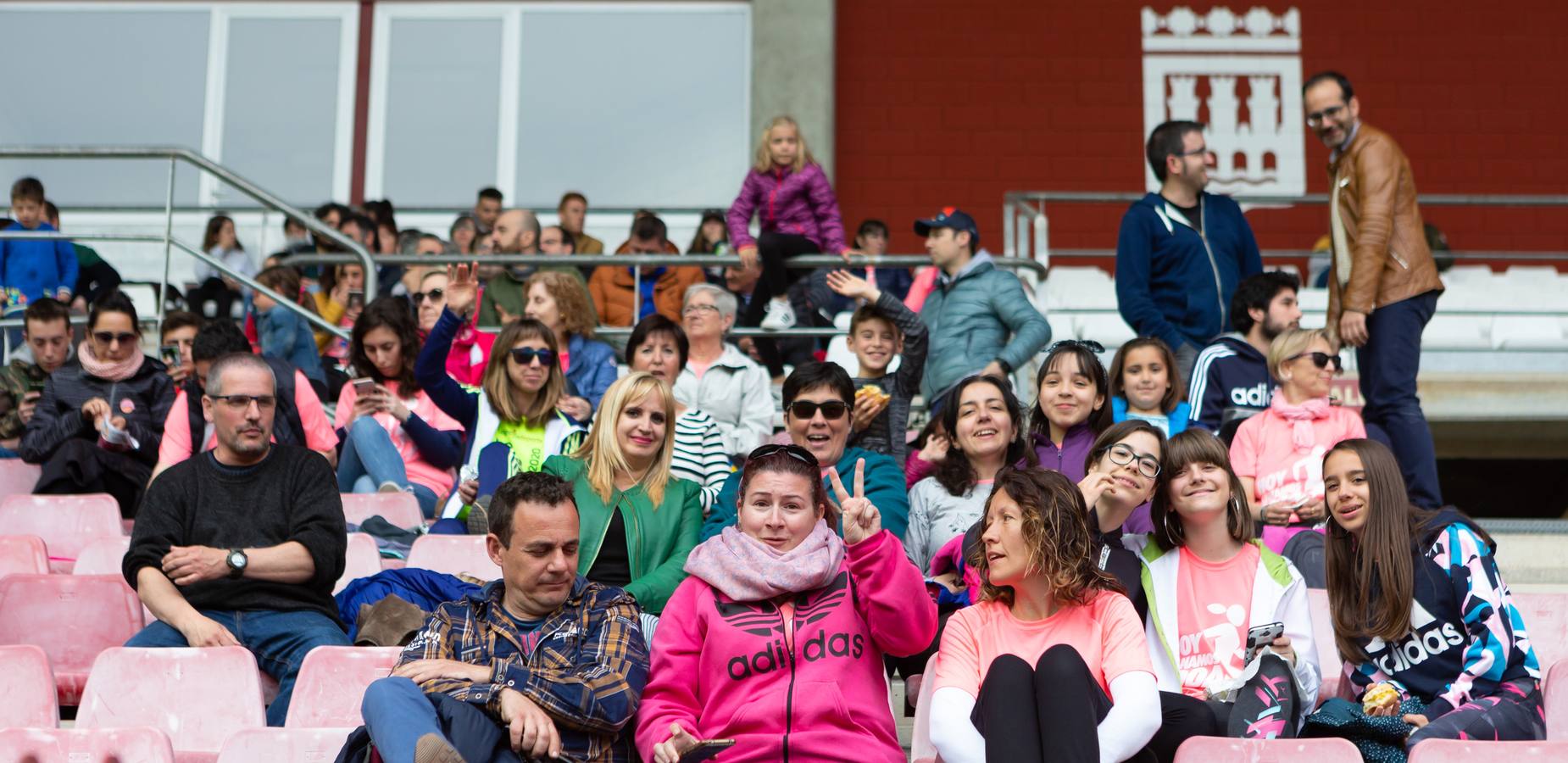 Fotos: Las Gaunas se tiñe de rosa