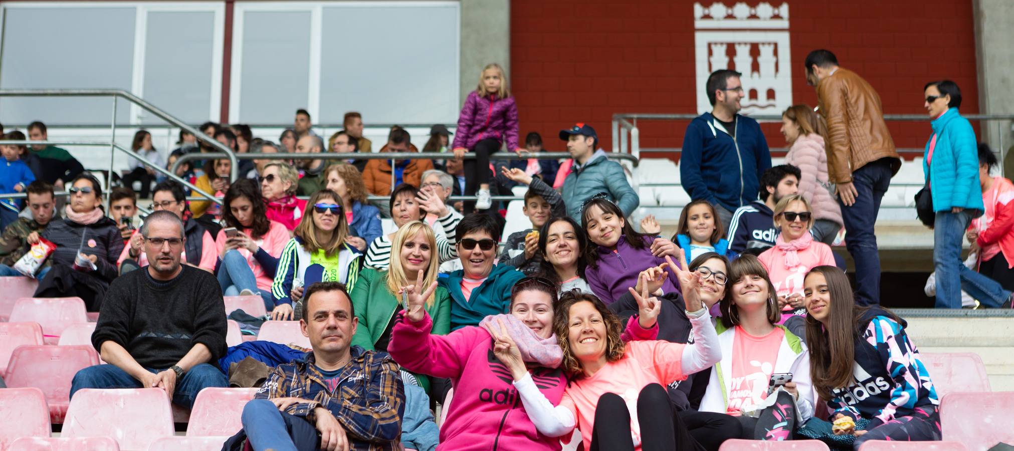 Fotos: Las Gaunas se tiñe de rosa