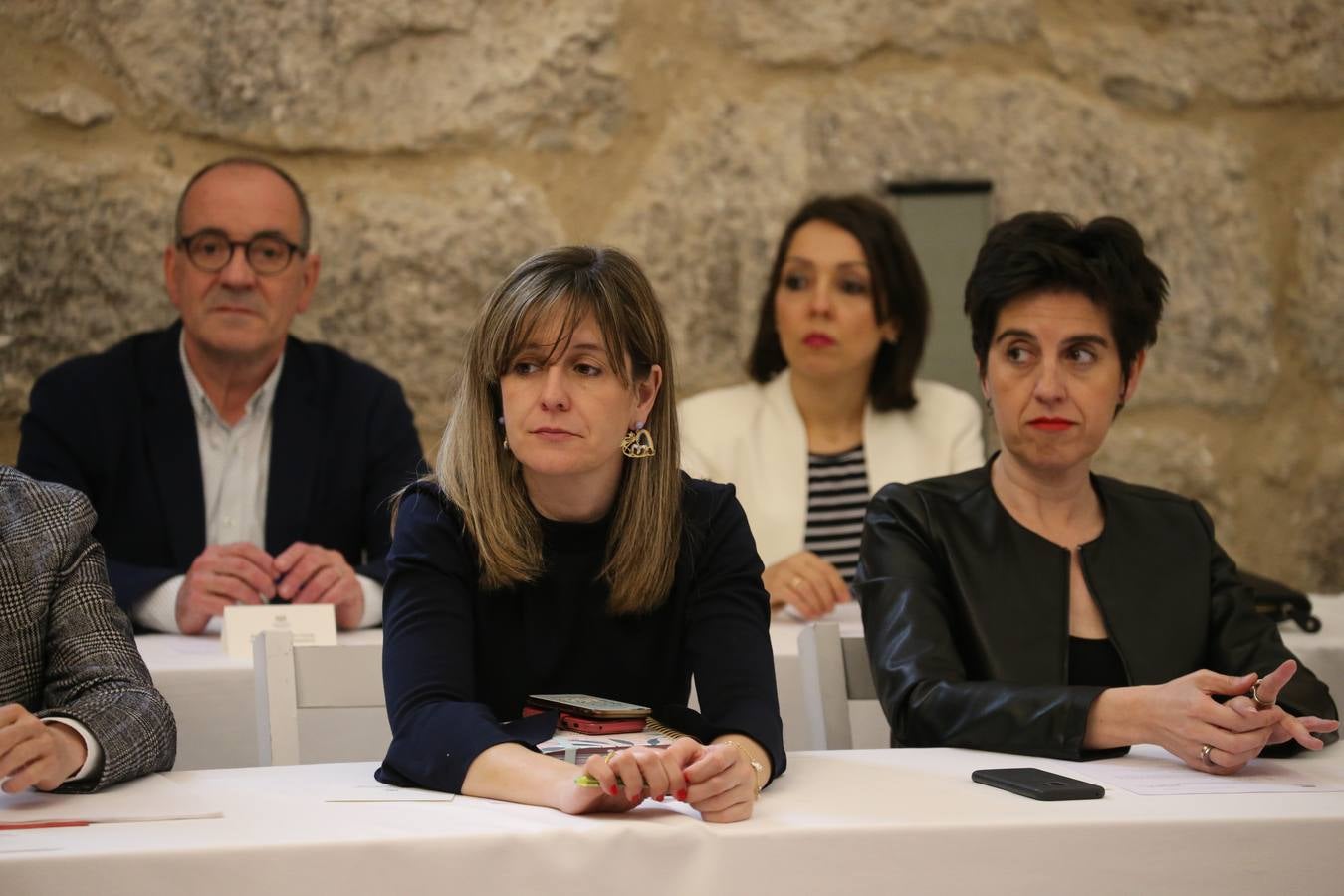 El pleno del Parlamento aprueba por unanimidad (y algún reproche final) la reforma de la principal norma rectora de La Rioja