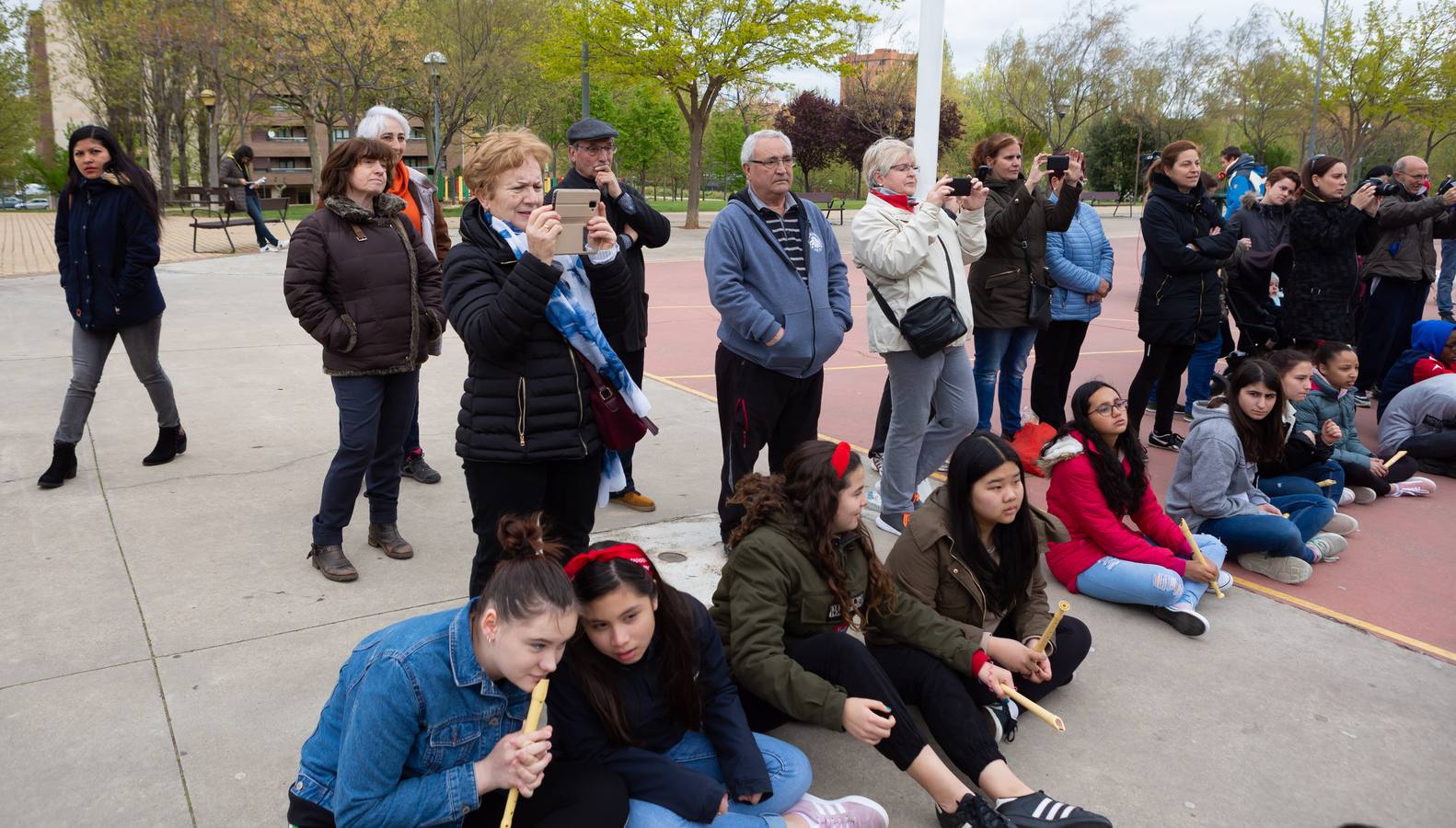 Fotos: Escolares riojanos celebran Musiqueando en el parque San Miguel de Logroño