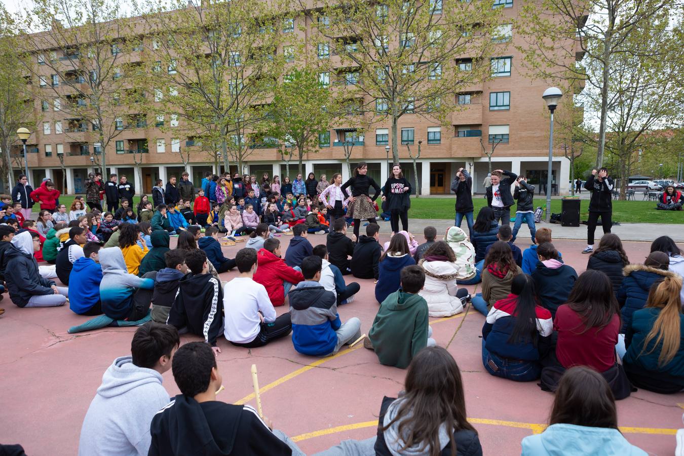 Fotos: Escolares riojanos celebran Musiqueando en el parque San Miguel de Logroño