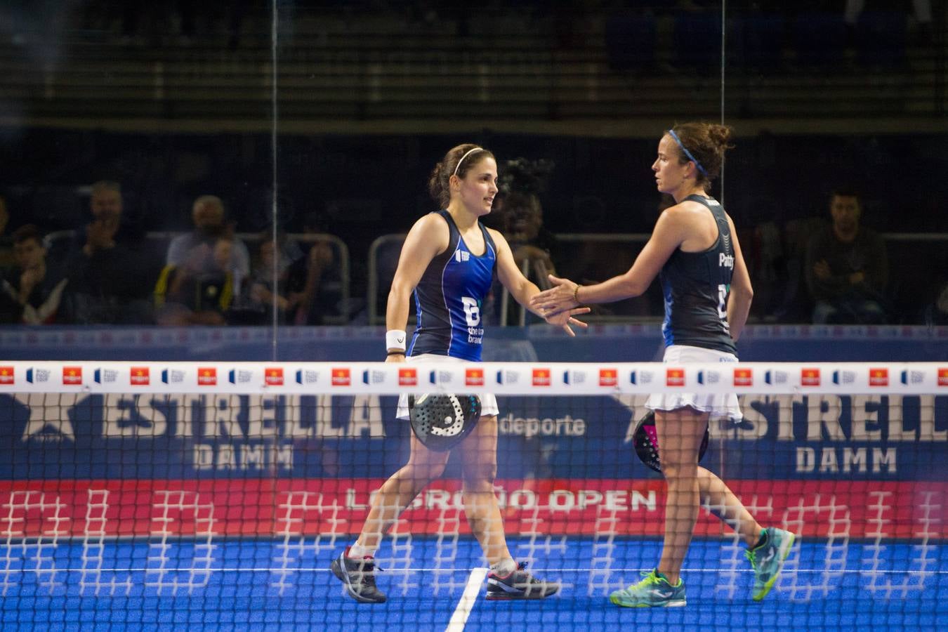 La logroñesa Eli Amatriain y su pareja Patty Llaguno pasaron esta mañana a las semifinales