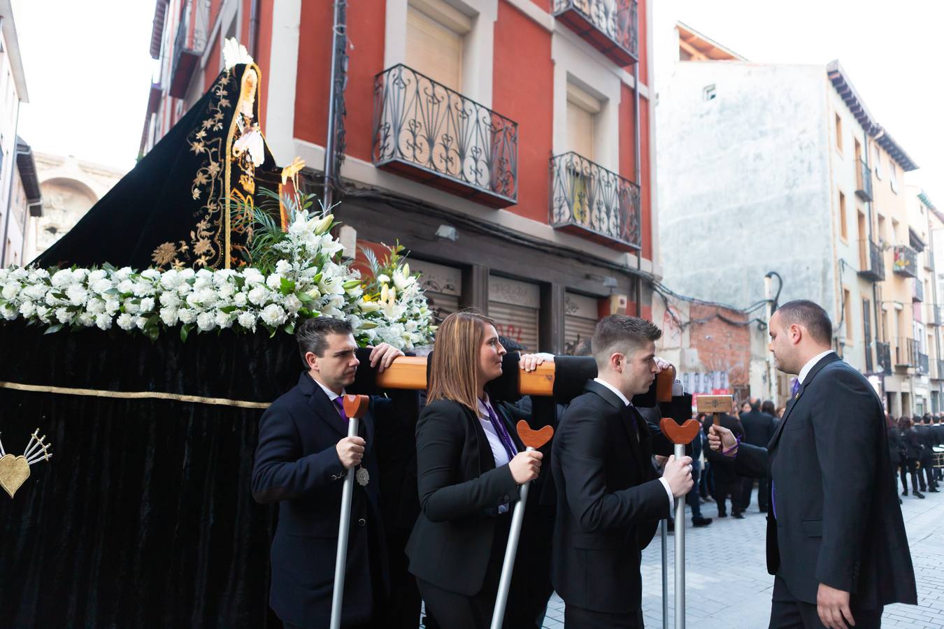 Fotos: La procesión del Viernes de Dolor en Logroño