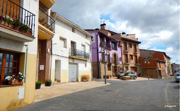 Imagen principal - Plaza de Sojuela, vistas desde La Cabañera y sendero junto a Prado Salobre 