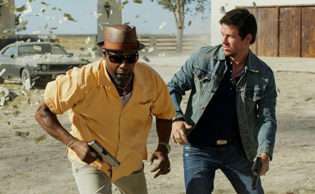 Denzel Washington y Mark Wahlberg en '2 Guns' (2013).