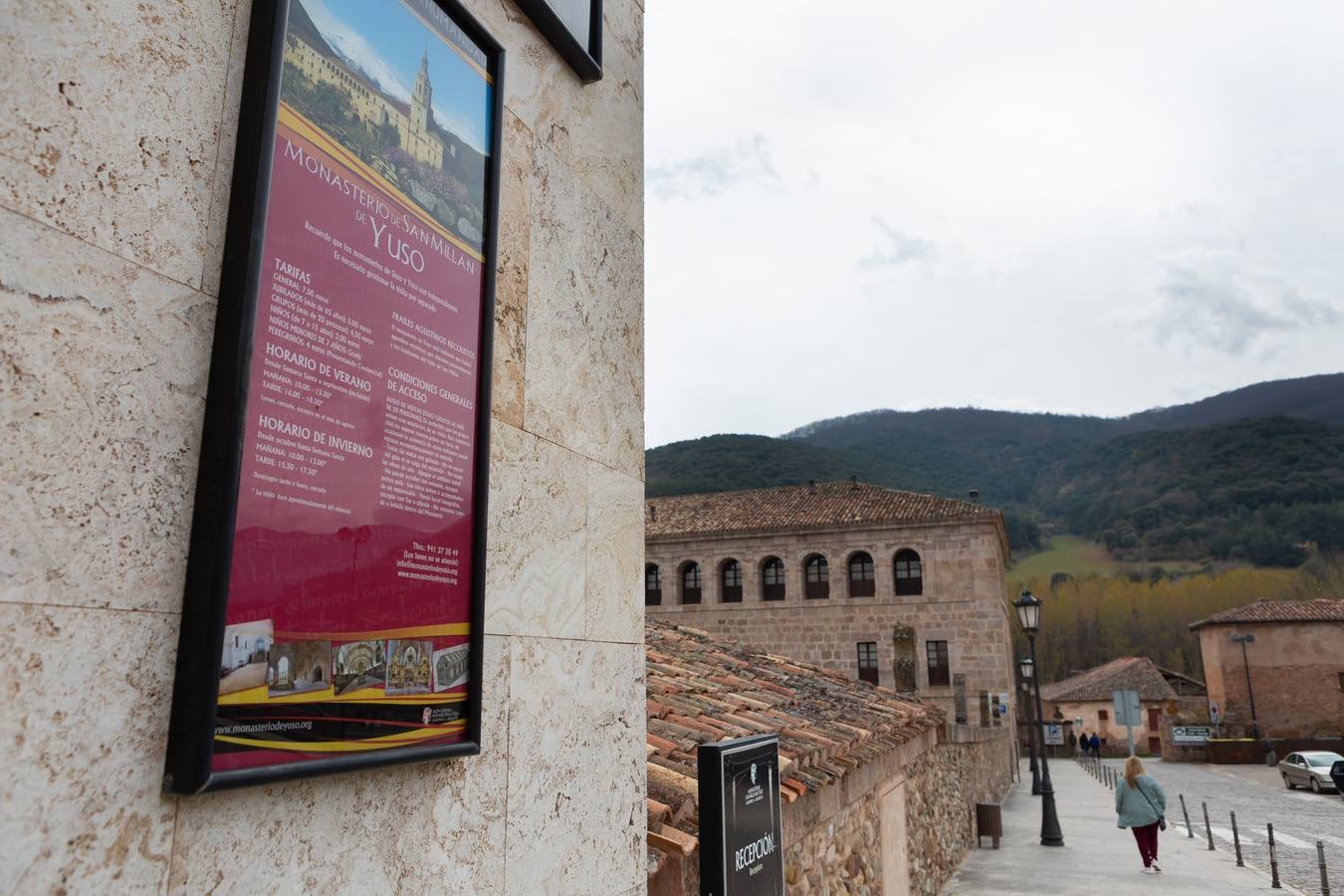 Muchos visitantes encontraron los monasterios cerrados.