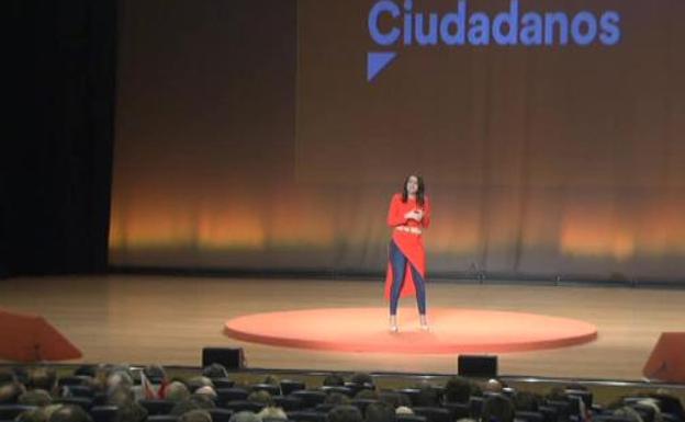 Arrimadas: «Con Cs, a Rufián y a Esteban se les borrará esa sonrisita supremacista»