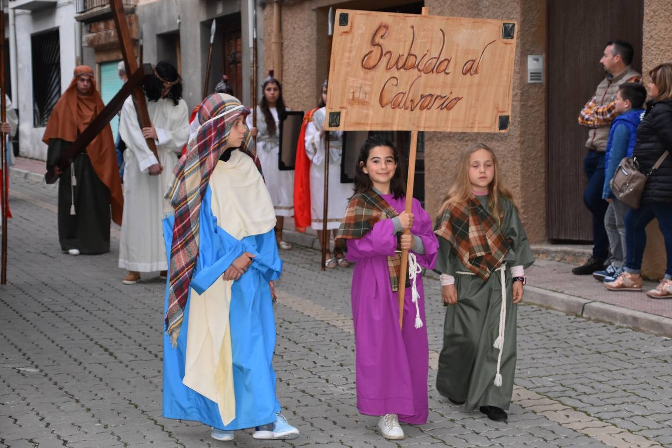 Fotos: Procesión del Santo Entierro en Cervera