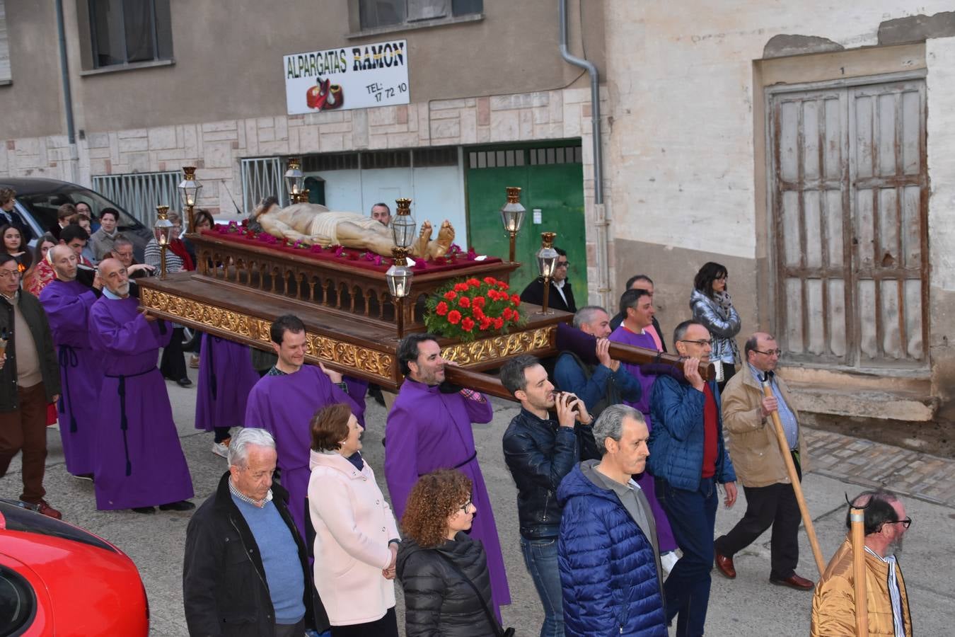 Fotos: Procesión del Santo Entierro en Cervera