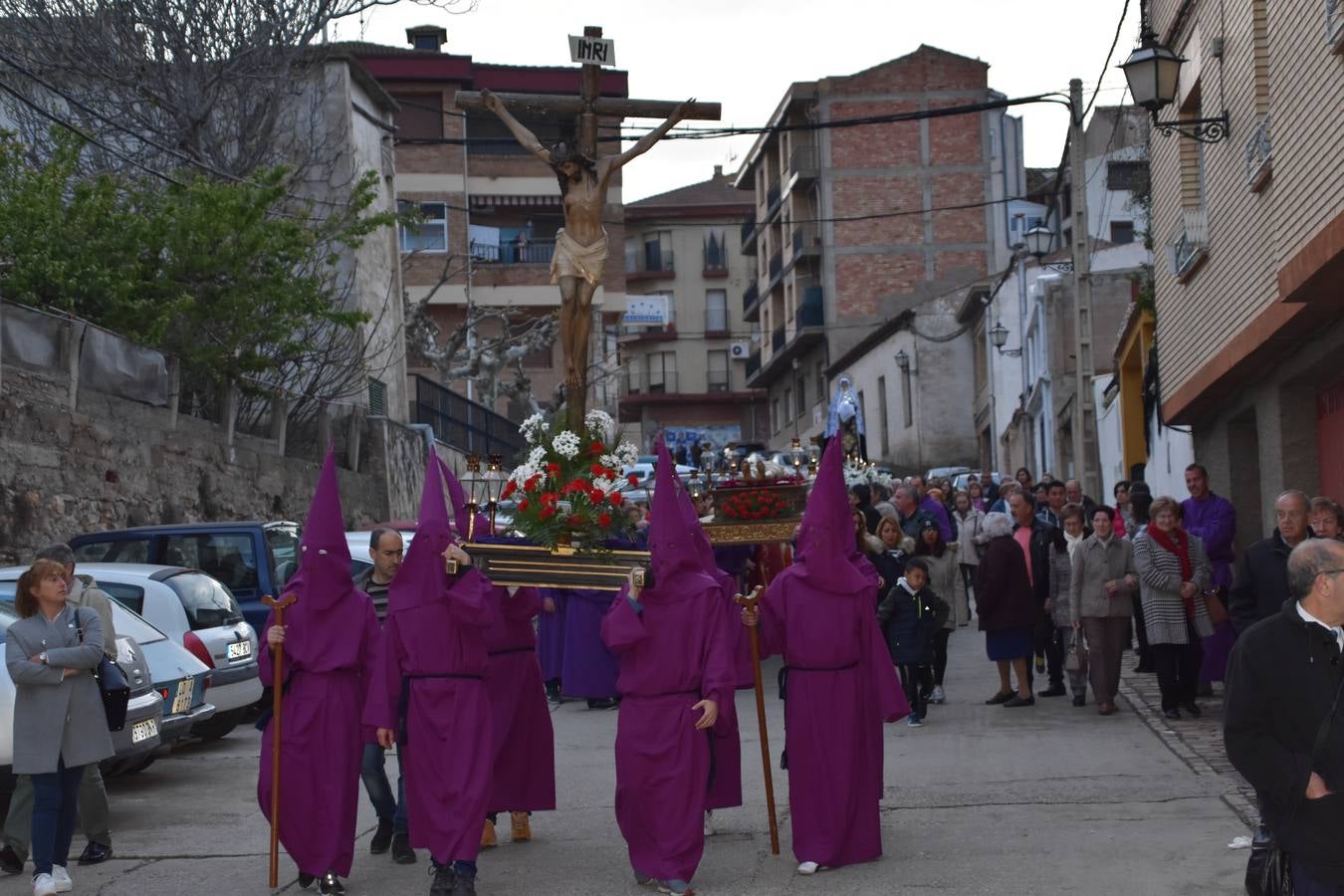 Fotos: Procesión del Santo Entierro en Cervera