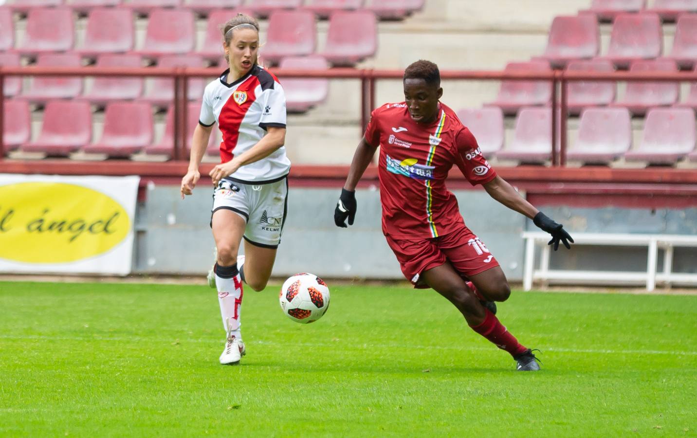 Fotos: Vital triunfo del EDF ante el Rayo (3-0)