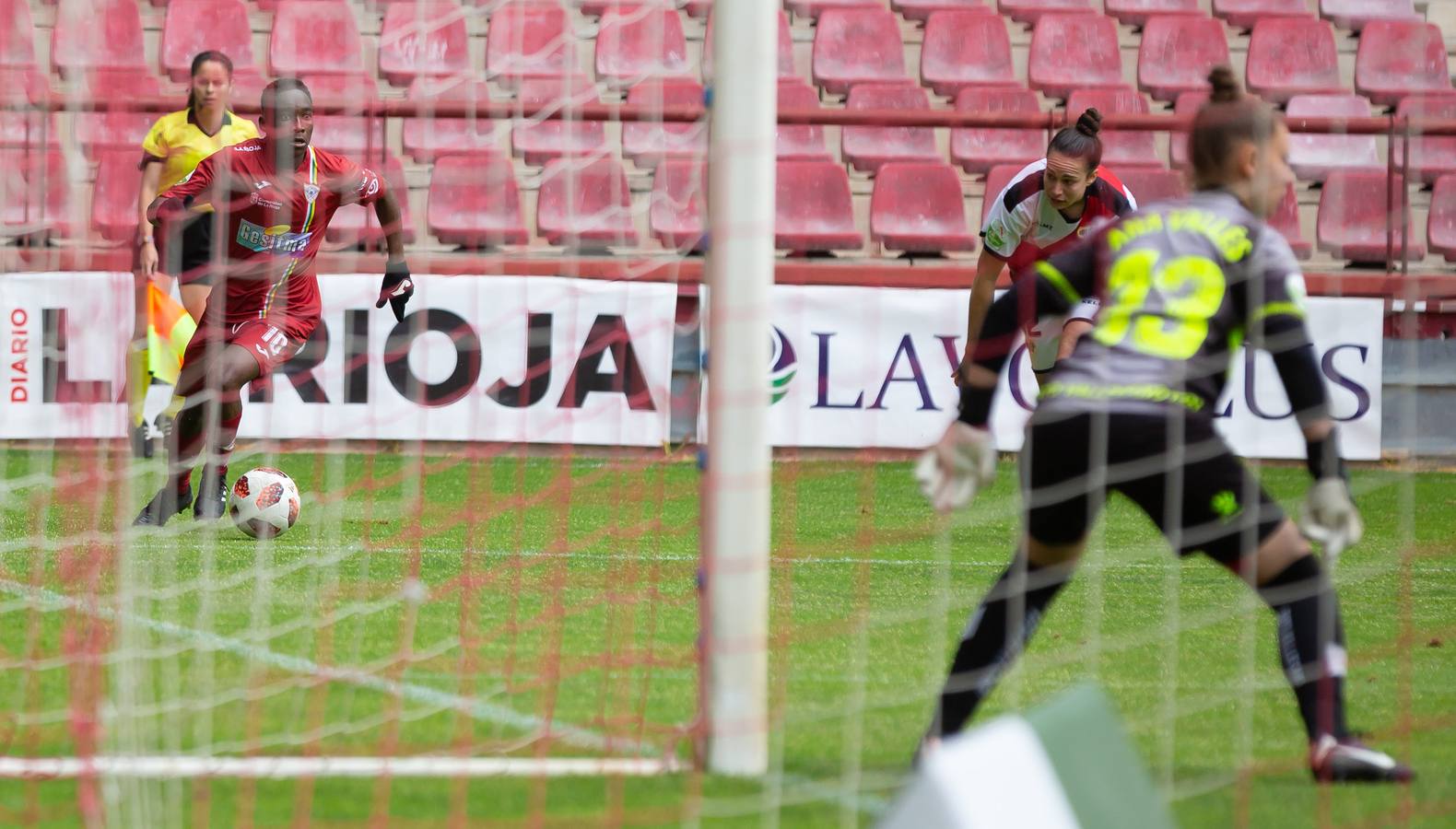 Fotos: Vital triunfo del EDF ante el Rayo (3-0)