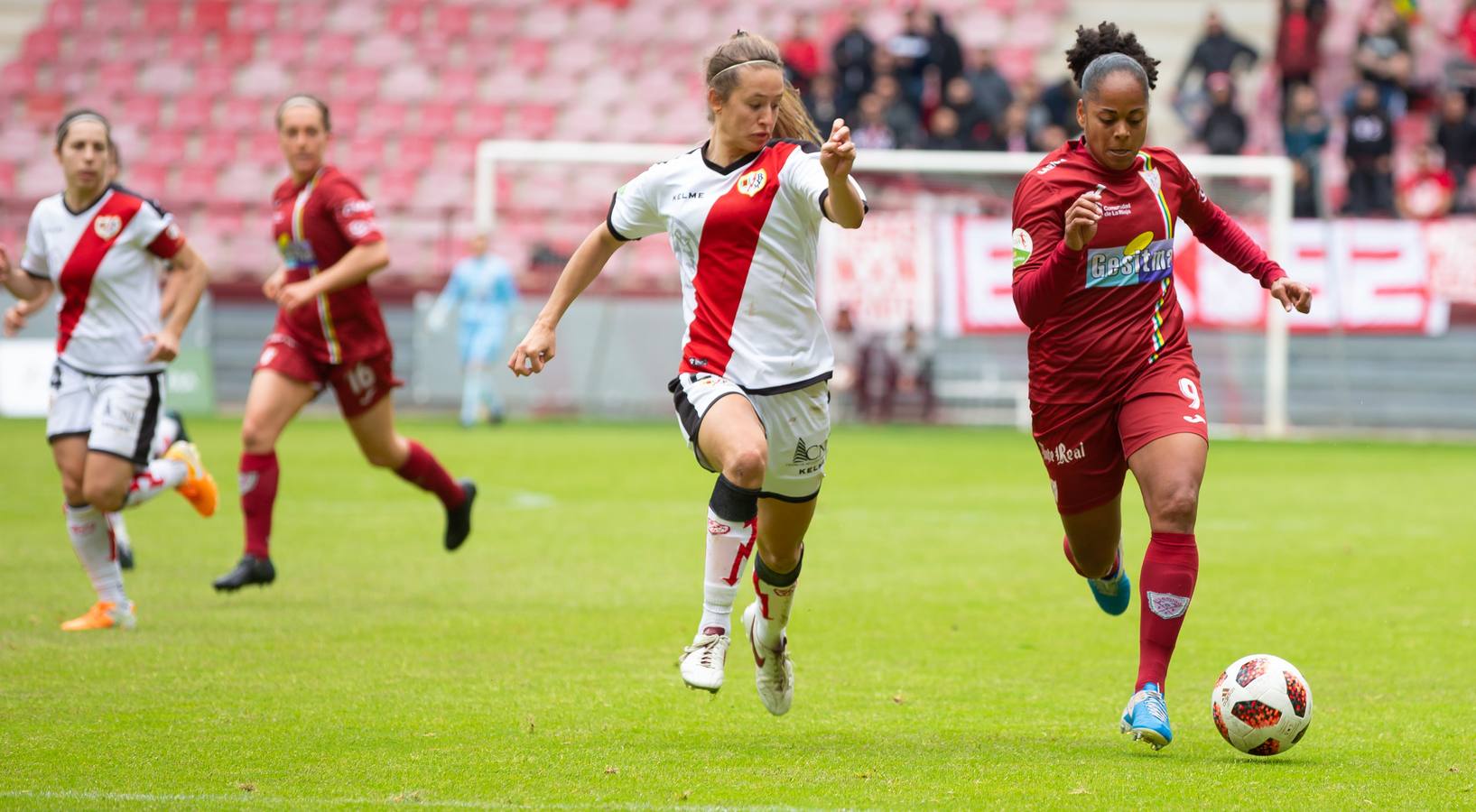 Fotos: Vital triunfo del EDF ante el Rayo (3-0)