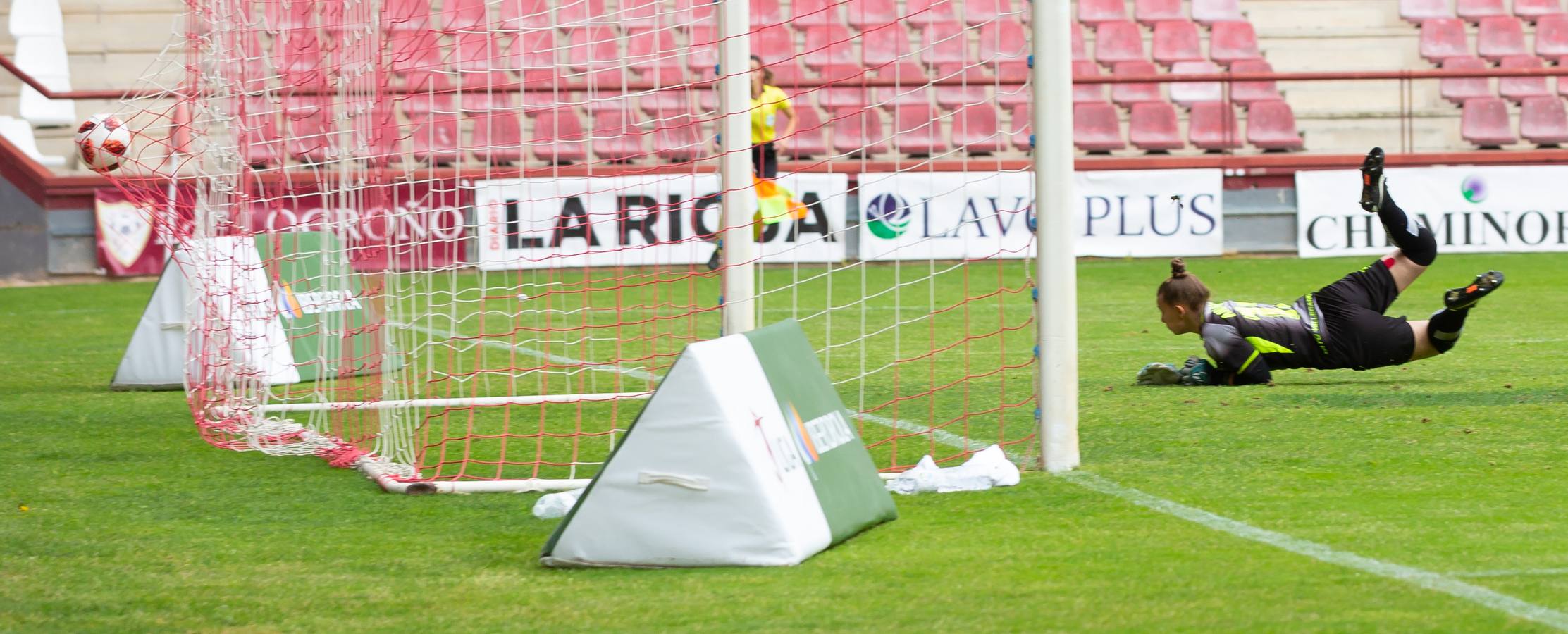 Fotos: Vital triunfo del EDF ante el Rayo (3-0)