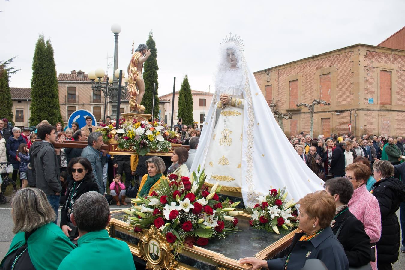 Fotos: Procesión del Resucitado, en Santo Domingo de la Calzada