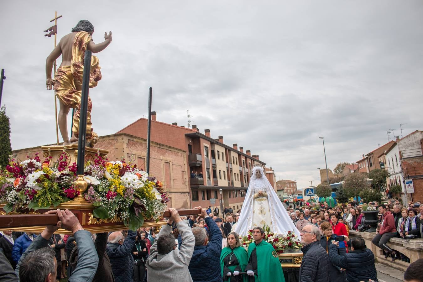 Fotos: Procesión del Resucitado, en Santo Domingo de la Calzada